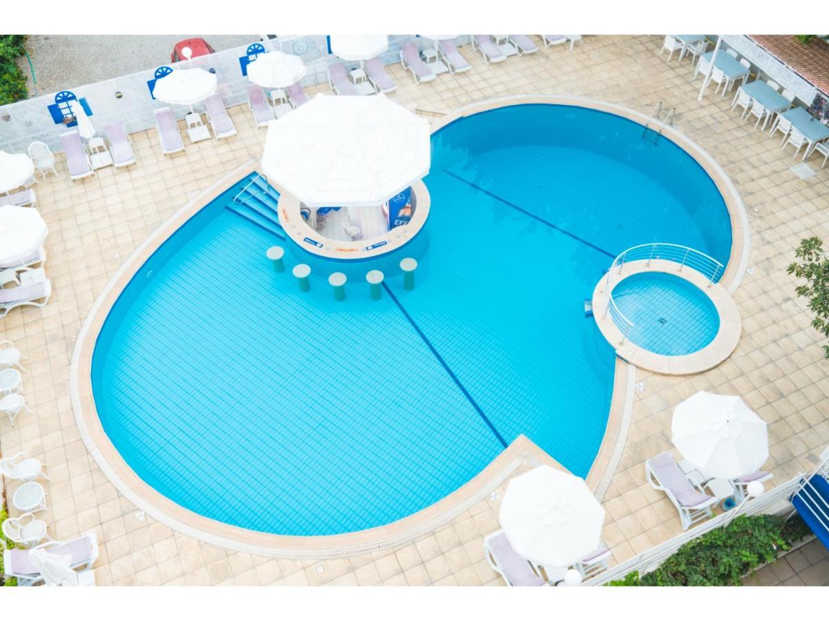 Sammy'S Hotel Кирения Экстерьер фото