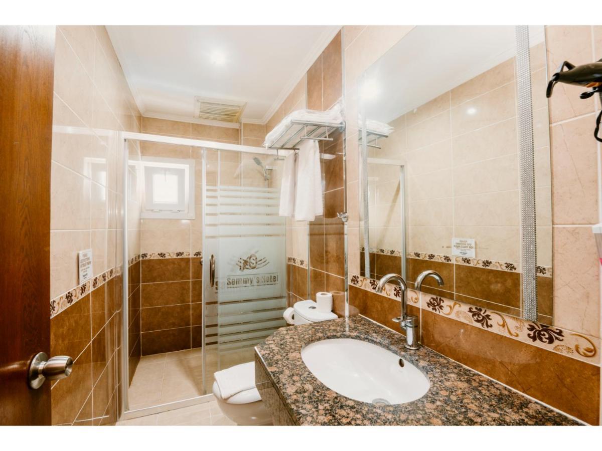 Sammy'S Hotel Кирения Экстерьер фото